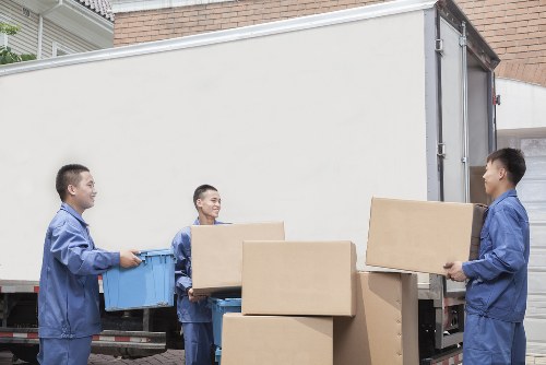 Packing and loading support for a moving van in Removalcompany